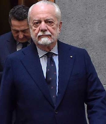 De Laurentiis: ‘Mourinho non verrà al Napoli, destino di Osimhen all’estero’. Poi conferma Zielinski all’Inter