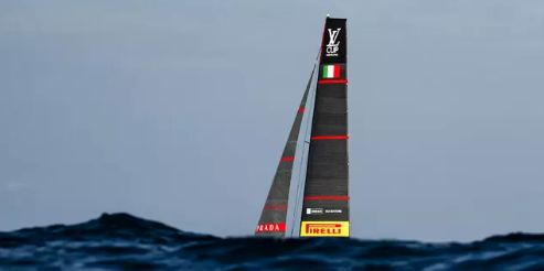 Luna Rossa fulmina New Zealand