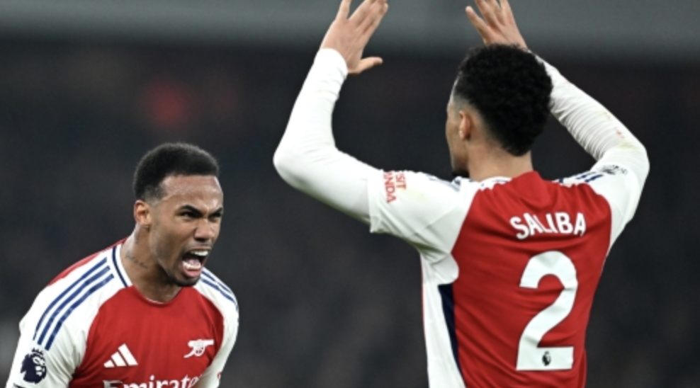 Arsenal e New Castle avanti