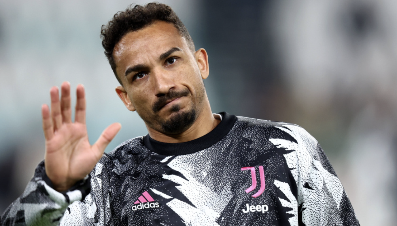 Danilo saluta i tifosi